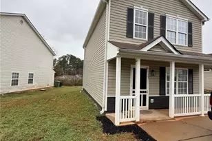 1607 Hallmark Hills Dr, Griffin, GA 30223 - Photo 3