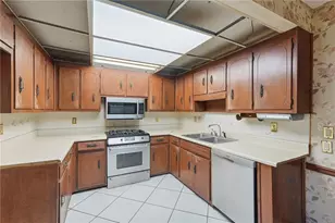 1091 Cole Dr SW, Lilburn, GA 30047 - Photo 13