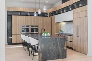 633 Pauley Pl, Sandy Springs, GA 30328 - Photo 9