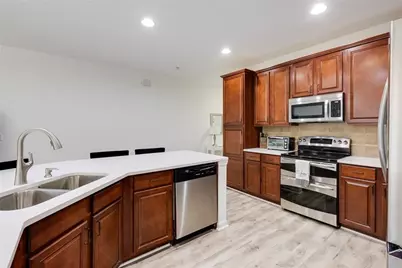 1561 Trailview Way NE, Atlanta, GA 30329 - Photo 9