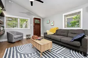 677 Holmes St NW, Atlanta, GA 30318 - Photo 3