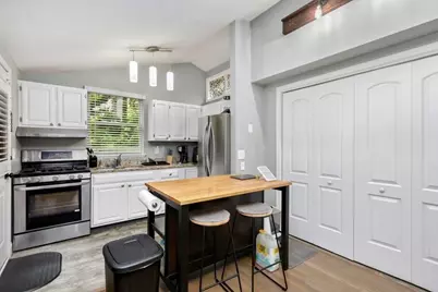 677 Holmes Street NW, Atlanta, GA 30318 - Photo 9