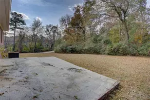 2258 Pinetree Ln, Conyers, GA 30012 - Photo 9