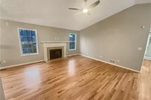 536 Bluff Ct, Woodstock, GA 30188 - Photo 3