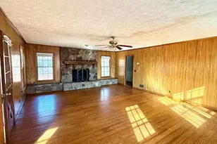 408 Peters St, Calhoun, GA 30701 - Photo 3