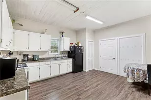 48 Maple St, Grantville, GA 30220 - Photo 9