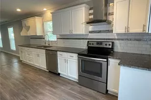 1833 Phillips Ave, East Point, GA 30344 - Photo 3