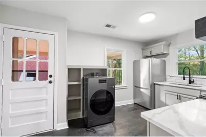 2533 Plantation Drive, East Point, GA 30344 - Photo 5