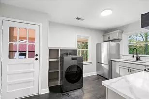 2533 Plantation Dr, East Point, GA 30344 - Photo 5