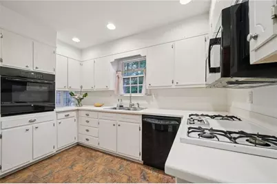 2419 Kings Point Drive, Dunwoody, GA 30338 - Photo 15