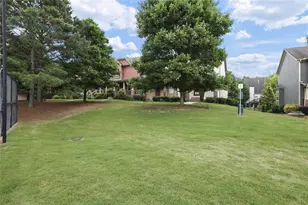 423 Royal Cres Ln E, Canton, GA 30115 - Photo 5