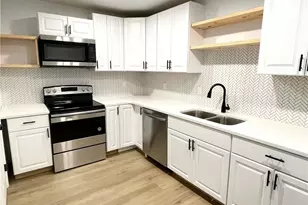 359 Mimosa Dr, Buford, GA 30518 - Photo 1