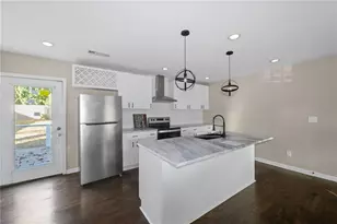 1901 Maywood Pl NW, Atlanta, GA 30318 - Photo 9