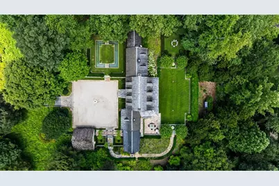 1727 W Paces Ferry Road NW, Atlanta, GA 30327 - Photo 9