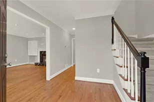 935 Lenox Hill Ct NE, Atlanta, GA 30324 - Photo 3