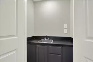 935 Lenox Hill Ct NE, Atlanta, GA 30324 - Photo 11