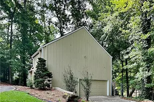 2205 Oakrill Ct, Marietta, GA 30062 - Photo 3