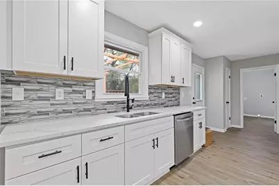 120 Kings Court, Lawrenceville, GA 30044 - Photo 7