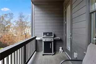 6529 Beacon Dr, Atlanta, GA 30328 - Photo 11