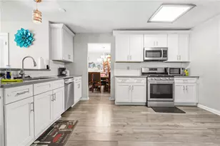 6060 Waterton Dr, Lithonia, GA 30058 - Photo 17