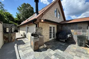 940 Bobcat Ct SE, Marietta, GA 30067 - Photo 1