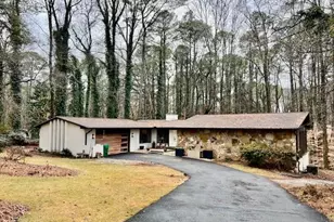 6068 Dee Ct, Stone Mountain, GA 30087 - Photo 5