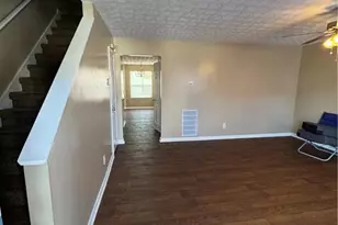 5869 Strathmoor Manor Cir, Lithonia, GA 30058 - Photo 13