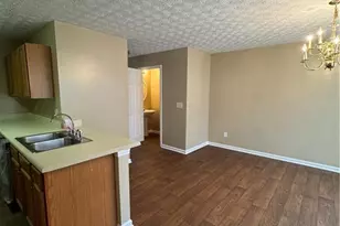 5869 Strathmoor Manor Cir, Lithonia, GA 30058 - Photo 9