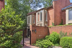 49 Willow Glen, Atlanta, GA 30342 - Photo 3