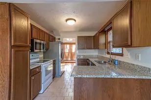 330 Broken Lance Pl, Alpharetta, GA 30022 - Photo 15