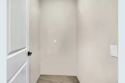 85 E Lake Drive NE, Atlanta, GA 30317 - Photo 19