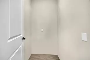 85 E Lake Dr NE, Atlanta, GA 30317 - Photo 19