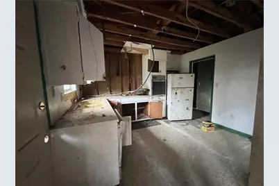 5827 Christopher Lane, Lithonia, GA 30058 - Photo 9