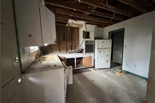 5827 Christopher Ln, Lithonia, GA 30058 - Photo 9