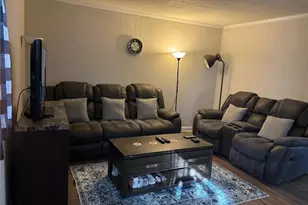 6354 Shannon Pkwy, Union City, GA 30291 - Photo 9