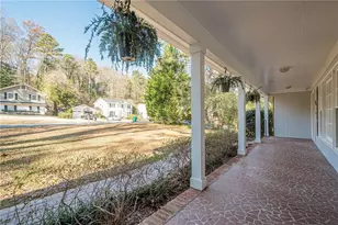 45 Brandon Ridge Dr, Atlanta, GA 30328 - Photo 9