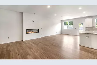 420 Point Place Drive, Loganville, GA 30052 - Photo 9