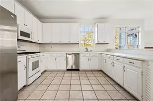 215 Shoreline Dr, Fayetteville, GA 30215 - Photo 9