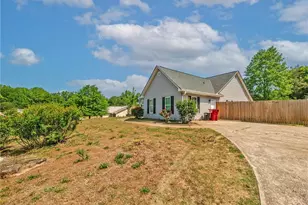 160 Glenn Fuller Cir, Commerce, GA 30529 - Photo 3