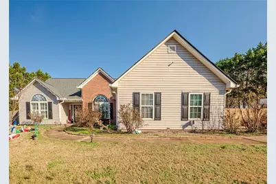 160 Glenn Fuller Circle, Commerce, GA 30529 - Photo 1