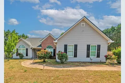 160 Glenn Fuller Circle, Commerce, GA 30529 - Photo 1