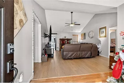 408 Strathmore Drive, Sharpsburg, GA 30277 - Photo 3