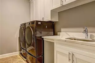 4527 Bridgeway Rd, Atlanta, GA 30331 - Photo 37