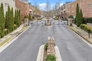 427 Alderwood St, Atlanta, GA 30328 - Photo 41