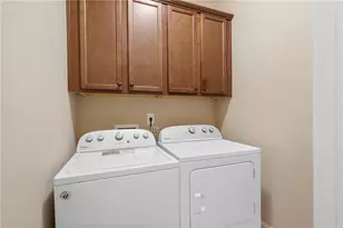 427 Alderwood St, Atlanta, GA 30328 - Photo 29