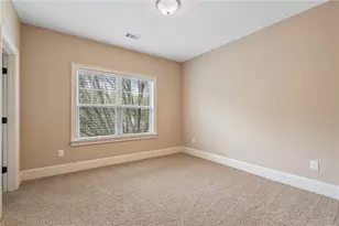 427 Alderwood St, Atlanta, GA 30328 - Photo 25