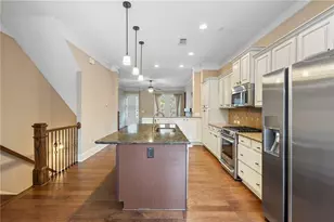 427 Alderwood St, Atlanta, GA 30328 - Photo 11