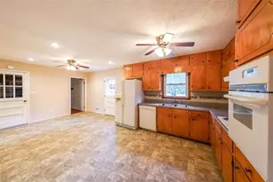 900 Victoria Ln, Oxford, GA 30054 - Photo 9