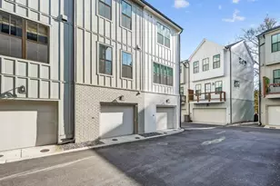 4455 Dandelion Ln, Atlanta, GA 30342 - Photo 35