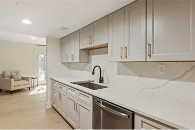 72 Ivy Parkway NE, Atlanta, GA 30342 - Photo 3